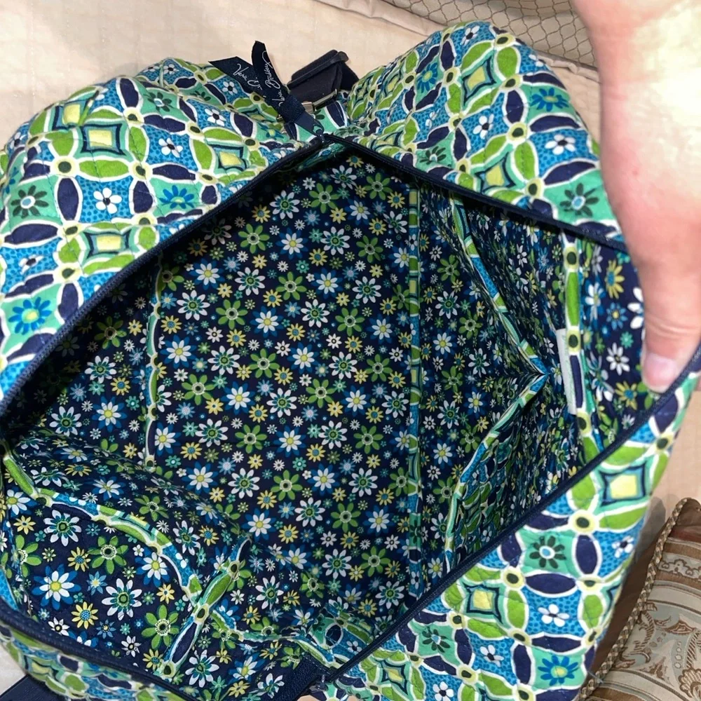 Vera Bradley Vintage Daisy Daisy Blue and Green Quilted Travel Bag - Picture 5 of 9
